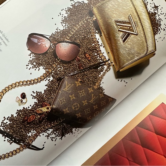 Authentic Louis Vuitton 2016-2017 Holiday Issue Book - Picture 6 of 17